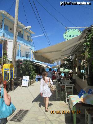 P16 [SEP-2014] Aleea de acces spre plaja din Aghios Nikitas