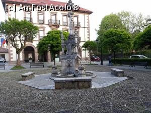 P07 [MAY-2018] Fuente de los tres Canos -fântâna modernistă în centrul satului si primăria nouă. 