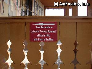 [P12] Un indicator ne îndrumă către Paraclisul subteran ce adăpostește mormântul Sfântului Ierarh Teodosie de la Brazi.  » foto by Floryn81
 - 
<span class="allrVoted glyphicon glyphicon-heart hidden" id="av378566"></span>
<a class="m-l-10 hidden" id="sv378566" onclick="voting_Foto_DelVot(,378566,12867)" role="button">șterge vot <span class="glyphicon glyphicon-remove"></span></a>
<a id="v9378566" class=" c-red"  onclick="voting_Foto_SetVot(378566)" role="button"><span class="glyphicon glyphicon-heart-empty"></span> <b>LIKE</b> = Votează poza</a> <img class="hidden"  id="f378566W9" src="/imagini/loader.gif" border="0" /><span class="AjErrMes hidden" id="e378566ErM"></span>