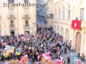 [P40] Procesiune la Caltagirone, Sicilia » foto by Michi
 - 
<span class="allrVoted glyphicon glyphicon-heart hidden" id="av1163301"></span>
<a class="m-l-10 hidden" id="sv1163301" onclick="voting_Foto_DelVot(,1163301,12926)" role="button">șterge vot <span class="glyphicon glyphicon-remove"></span></a>
<a id="v91163301" class=" c-red"  onclick="voting_Foto_SetVot(1163301)" role="button"><span class="glyphicon glyphicon-heart-empty"></span> <b>LIKE</b> = Votează poza</a> <img class="hidden"  id="f1163301W9" src="/imagini/loader.gif" border="0" /><span class="AjErrMes hidden" id="e1163301ErM"></span>