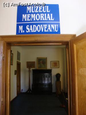 [P11] Începem vizita noastră la muzeul memorial Mihail Sadoveanu de la Vânători-Neamț.  » foto by Floryn81
 - 
<span class="allrVoted glyphicon glyphicon-heart hidden" id="av764009"></span>
<a class="m-l-10 hidden" id="sv764009" onclick="voting_Foto_DelVot(,764009,12941)" role="button">șterge vot <span class="glyphicon glyphicon-remove"></span></a>
<a id="v9764009" class=" c-red"  onclick="voting_Foto_SetVot(764009)" role="button"><span class="glyphicon glyphicon-heart-empty"></span> <b>LIKE</b> = Votează poza</a> <img class="hidden"  id="f764009W9" src="/imagini/loader.gif" border="0" /><span class="AjErrMes hidden" id="e764009ErM"></span>