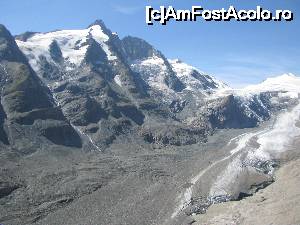 [P49] Ghetarul Pasterze si Grossglockner » foto by spiros
 - 
<span class="allrVoted glyphicon glyphicon-heart hidden" id="av679373"></span>
<a class="m-l-10 hidden" id="sv679373" onclick="voting_Foto_DelVot(,679373,12945)" role="button">șterge vot <span class="glyphicon glyphicon-remove"></span></a>
<a id="v9679373" class=" c-red"  onclick="voting_Foto_SetVot(679373)" role="button"><span class="glyphicon glyphicon-heart-empty"></span> <b>LIKE</b> = Votează poza</a> <img class="hidden"  id="f679373W9" src="/imagini/loader.gif" border="0" /><span class="AjErrMes hidden" id="e679373ErM"></span>