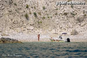 [P105] Daca va da mana sa inchiriati o barcuta, va puteti bucura in liniste de soare pe aceste plaje izolate. Doar tu si partenera ta. Numai fotografii cu telezoomurile va mai deranjeaza din cand in cand :)  » foto by Vlahos2003
 - 
<span class="allrVoted glyphicon glyphicon-heart hidden" id="av663566"></span>
<a class="m-l-10 hidden" id="sv663566" onclick="voting_Foto_DelVot(,663566,13156)" role="button">șterge vot <span class="glyphicon glyphicon-remove"></span></a>
<a id="v9663566" class=" c-red"  onclick="voting_Foto_SetVot(663566)" role="button"><span class="glyphicon glyphicon-heart-empty"></span> <b>LIKE</b> = Votează poza</a> <img class="hidden"  id="f663566W9" src="/imagini/loader.gif" border="0" /><span class="AjErrMes hidden" id="e663566ErM"></span>