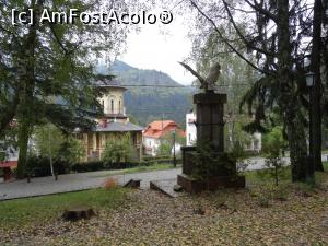 [P38] Băile Tușnad: în parcul central, un monument al eroilor necunoscuți » foto by mariana.olaru
 - 
<span class="allrVoted glyphicon glyphicon-heart hidden" id="av717601"></span>
<a class="m-l-10 hidden" id="sv717601" onclick="voting_Foto_DelVot(,717601,13168)" role="button">șterge vot <span class="glyphicon glyphicon-remove"></span></a>
<a id="v9717601" class=" c-red"  onclick="voting_Foto_SetVot(717601)" role="button"><span class="glyphicon glyphicon-heart-empty"></span> <b>LIKE</b> = Votează poza</a> <img class="hidden"  id="f717601W9" src="/imagini/loader.gif" border="0" /><span class="AjErrMes hidden" id="e717601ErM"></span>