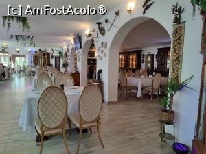 [P07] Interiorul restaurantului » foto by crismis
 - 
<span class="allrVoted glyphicon glyphicon-heart hidden" id="av1491054"></span>
<a class="m-l-10 hidden" id="sv1491054" onclick="voting_Foto_DelVot(,1491054,13316)" role="button">șterge vot <span class="glyphicon glyphicon-remove"></span></a>
<a id="v91491054" class=" c-red"  onclick="voting_Foto_SetVot(1491054)" role="button"><span class="glyphicon glyphicon-heart-empty"></span> <b>LIKE</b> = Votează poza</a> <img class="hidden"  id="f1491054W9" src="/imagini/loader.gif" border="0" /><span class="AjErrMes hidden" id="e1491054ErM"></span>