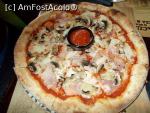 [P13] Pizza cu șunca si ciuperci » foto by Zoazore
 - 
<span class="allrVoted glyphicon glyphicon-heart hidden" id="av1485297"></span>
<a class="m-l-10 hidden" id="sv1485297" onclick="voting_Foto_DelVot(,1485297,13316)" role="button">șterge vot <span class="glyphicon glyphicon-remove"></span></a>
<a id="v91485297" class=" c-red"  onclick="voting_Foto_SetVot(1485297)" role="button"><span class="glyphicon glyphicon-heart-empty"></span> <b>LIKE</b> = Votează poza</a> <img class="hidden"  id="f1485297W9" src="/imagini/loader.gif" border="0" /><span class="AjErrMes hidden" id="e1485297ErM"></span>