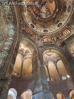 [P75] Basilica San Vitale » foto by Carmen Ion
 - 
<span class="allrVoted glyphicon glyphicon-heart hidden" id="av1543842"></span>
<a class="m-l-10 hidden" id="sv1543842" onclick="voting_Foto_DelVot(,1543842,13338)" role="button">șterge vot <span class="glyphicon glyphicon-remove"></span></a>
<a id="v91543842" class=" c-red"  onclick="voting_Foto_SetVot(1543842)" role="button"><span class="glyphicon glyphicon-heart-empty"></span> <b>LIKE</b> = Votează poza</a> <img class="hidden"  id="f1543842W9" src="/imagini/loader.gif" border="0" /><span class="AjErrMes hidden" id="e1543842ErM"></span>