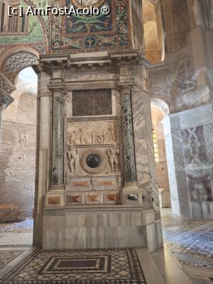 [P77] Basilica San Vitale » foto by Carmen Ion
 - 
<span class="allrVoted glyphicon glyphicon-heart hidden" id="av1543844"></span>
<a class="m-l-10 hidden" id="sv1543844" onclick="voting_Foto_DelVot(,1543844,13338)" role="button">șterge vot <span class="glyphicon glyphicon-remove"></span></a>
<a id="v91543844" class=" c-red"  onclick="voting_Foto_SetVot(1543844)" role="button"><span class="glyphicon glyphicon-heart-empty"></span> <b>LIKE</b> = Votează poza</a> <img class="hidden"  id="f1543844W9" src="/imagini/loader.gif" border="0" /><span class="AjErrMes hidden" id="e1543844ErM"></span>