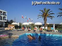 [P11] dupa amiaza la piscina. dimineata la mare, dupa siesta de la pranz la piscina. sezlonguri gaseaam tot timpul fara probleme! prosoape de la voi!  » foto by LACITURISTUL
 - 
<span class="allrVoted glyphicon glyphicon-heart hidden" id="av390867"></span>
<a class="m-l-10 hidden" id="sv390867" onclick="voting_Foto_DelVot(,390867,13340)" role="button">șterge vot <span class="glyphicon glyphicon-remove"></span></a>
<a id="v9390867" class=" c-red"  onclick="voting_Foto_SetVot(390867)" role="button"><span class="glyphicon glyphicon-heart-empty"></span> <b>LIKE</b> = Votează poza</a> <img class="hidden"  id="f390867W9" src="/imagini/loader.gif" border="0" /><span class="AjErrMes hidden" id="e390867ErM"></span>