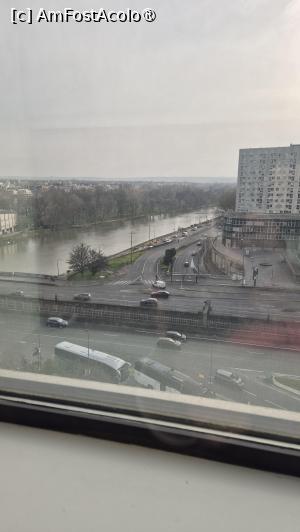 [P12] Hotel Ibis La Defense - vedere pe fereastră » foto by ANILU
 - 
<span class="allrVoted glyphicon glyphicon-heart hidden" id="av1522106"></span>
<a class="m-l-10 hidden" id="sv1522106" onclick="voting_Foto_DelVot(,1522106,13383)" role="button">șterge vot <span class="glyphicon glyphicon-remove"></span></a>
<a id="v91522106" class=" c-red"  onclick="voting_Foto_SetVot(1522106)" role="button"><span class="glyphicon glyphicon-heart-empty"></span> <b>LIKE</b> = Votează poza</a> <img class="hidden"  id="f1522106W9" src="/imagini/loader.gif" border="0" /><span class="AjErrMes hidden" id="e1522106ErM"></span>