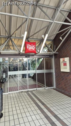 [P05] Hotel Ibis La Defense - intrarea » foto by ANILU
 - 
<span class="allrVoted glyphicon glyphicon-heart hidden" id="av1522099"></span>
<a class="m-l-10 hidden" id="sv1522099" onclick="voting_Foto_DelVot(,1522099,13383)" role="button">șterge vot <span class="glyphicon glyphicon-remove"></span></a>
<a id="v91522099" class=" c-red"  onclick="voting_Foto_SetVot(1522099)" role="button"><span class="glyphicon glyphicon-heart-empty"></span> <b>LIKE</b> = Votează poza</a> <img class="hidden"  id="f1522099W9" src="/imagini/loader.gif" border="0" /><span class="AjErrMes hidden" id="e1522099ErM"></span>