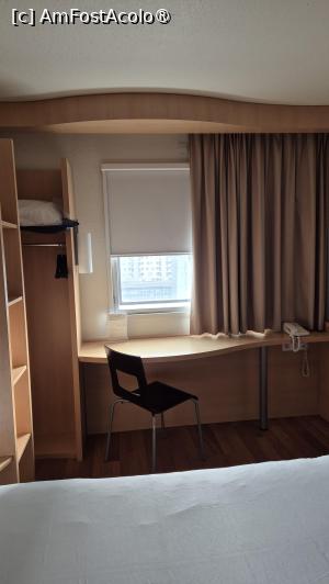 [P09] Hotel Ibis La Defense - prin cameră » foto by ANILU
 - 
<span class="allrVoted glyphicon glyphicon-heart hidden" id="av1522103"></span>
<a class="m-l-10 hidden" id="sv1522103" onclick="voting_Foto_DelVot(,1522103,13383)" role="button">șterge vot <span class="glyphicon glyphicon-remove"></span></a>
<a id="v91522103" class=" c-red"  onclick="voting_Foto_SetVot(1522103)" role="button"><span class="glyphicon glyphicon-heart-empty"></span> <b>LIKE</b> = Votează poza</a> <img class="hidden"  id="f1522103W9" src="/imagini/loader.gif" border="0" /><span class="AjErrMes hidden" id="e1522103ErM"></span>