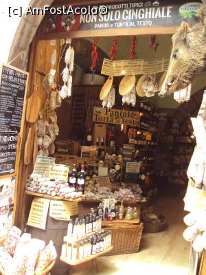 P16 [MAY-2018] Assisi: magazin cu produse locale. 