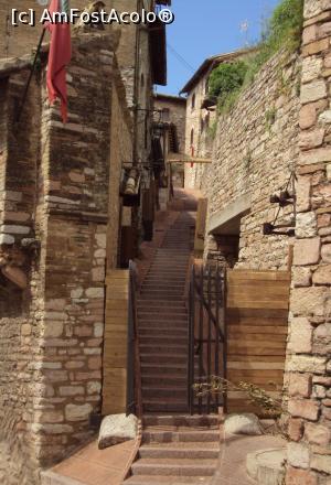P17 [MAY-2018] Assisi. case din piatră și scări interminabile. 