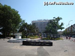 P12 [JUN-2012] Fațada principală a Hotelului Delta din Tulcea