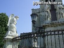 [P25] Avignon - Detaliu din grupul statuar aflat în faţa Catedralei Notre Dame des Doms.  » foto by iulianic
 - 
<span class="allrVoted glyphicon glyphicon-heart hidden" id="av406995"></span>
<a class="m-l-10 hidden" id="sv406995" onclick="voting_Foto_DelVot(,406995,13769)" role="button">șterge vot <span class="glyphicon glyphicon-remove"></span></a>
<a id="v9406995" class=" c-red"  onclick="voting_Foto_SetVot(406995)" role="button"><span class="glyphicon glyphicon-heart-empty"></span> <b>LIKE</b> = Votează poza</a> <img class="hidden"  id="f406995W9" src="/imagini/loader.gif" border="0" /><span class="AjErrMes hidden" id="e406995ErM"></span>