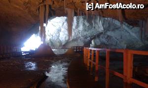 P08 [JUN-2011] Peștera Scărișoara, imagine din interior. Gârda de Sus Parcul Național Apuseni. 