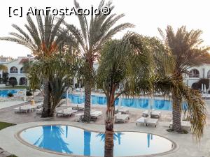 [P10] Piscina, curtea interioara Hotel Princess Beach Larnaca » foto by Clara S
 - 
<span class="allrVoted glyphicon glyphicon-heart hidden" id="av864317"></span>
<a class="m-l-10 hidden" id="sv864317" onclick="voting_Foto_DelVot(,864317,13947)" role="button">șterge vot <span class="glyphicon glyphicon-remove"></span></a>
<a id="v9864317" class=" c-red"  onclick="voting_Foto_SetVot(864317)" role="button"><span class="glyphicon glyphicon-heart-empty"></span> <b>LIKE</b> = Votează poza</a> <img class="hidden"  id="f864317W9" src="/imagini/loader.gif" border="0" /><span class="AjErrMes hidden" id="e864317ErM"></span>