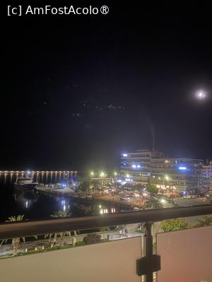 [P09] Vedere seară din cameră de hotel » foto by ManuelaManu
 - 
<span class="allrVoted glyphicon glyphicon-heart hidden" id="av1489807"></span>
<a class="m-l-10 hidden" id="sv1489807" onclick="voting_Foto_DelVot(,1489807,13949)" role="button">șterge vot <span class="glyphicon glyphicon-remove"></span></a>
<a id="v91489807" class=" c-red"  onclick="voting_Foto_SetVot(1489807)" role="button"><span class="glyphicon glyphicon-heart-empty"></span> <b>LIKE</b> = Votează poza</a> <img class="hidden"  id="f1489807W9" src="/imagini/loader.gif" border="0" /><span class="AjErrMes hidden" id="e1489807ErM"></span>
