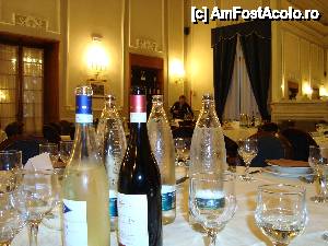 [P07] Sala de restaurant la Grand Hotel des Anglais-nu e o sala mare
maxim 80 de persoane » foto by mireille
 - 
<span class="allrVoted glyphicon glyphicon-heart hidden" id="av488643"></span>
<a class="m-l-10 hidden" id="sv488643" onclick="voting_Foto_DelVot(,488643,13969)" role="button">șterge vot <span class="glyphicon glyphicon-remove"></span></a>
<a id="v9488643" class=" c-red"  onclick="voting_Foto_SetVot(488643)" role="button"><span class="glyphicon glyphicon-heart-empty"></span> <b>LIKE</b> = Votează poza</a> <img class="hidden"  id="f488643W9" src="/imagini/loader.gif" border="0" /><span class="AjErrMes hidden" id="e488643ErM"></span>