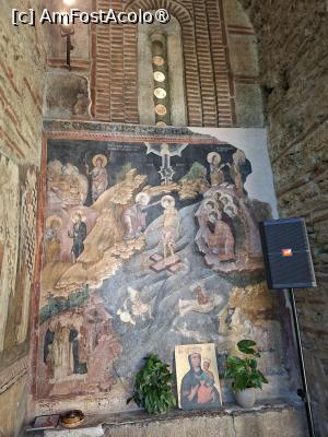 [P12] Mănăstire Gračanica, Biserica Adormirea Maicii Domnului, Pridvorul, Frescă aflată în dreapta ușii de intrare în Pronaos, Botezul Domnului Iisus Hristos » foto by mprofeanu
 - 
<span class="allrVoted glyphicon glyphicon-heart hidden" id="av1544767"></span>
<a class="m-l-10 hidden" id="sv1544767" onclick="voting_Foto_DelVot(,1544767,13973)" role="button">șterge vot <span class="glyphicon glyphicon-remove"></span></a>
<a id="v91544767" class=" c-red"  onclick="voting_Foto_SetVot(1544767)" role="button"><span class="glyphicon glyphicon-heart-empty"></span> <b>LIKE</b> = Votează poza</a> <img class="hidden"  id="f1544767W9" src="/imagini/loader.gif" border="0" /><span class="AjErrMes hidden" id="e1544767ErM"></span>