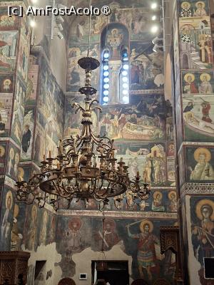 [P32] Mănăstire Gračanica, Biserica Adormirea Maicii Domnului, Naosul, Candelabrul, se văd picturile pe mai multe rânduri » foto by mprofeanu
 - 
<span class="allrVoted glyphicon glyphicon-heart hidden" id="av1544787"></span>
<a class="m-l-10 hidden" id="sv1544787" onclick="voting_Foto_DelVot(,1544787,13973)" role="button">șterge vot <span class="glyphicon glyphicon-remove"></span></a>
<a id="v91544787" class=" c-red"  onclick="voting_Foto_SetVot(1544787)" role="button"><span class="glyphicon glyphicon-heart-empty"></span> <b>LIKE</b> = Votează poza</a> <img class="hidden"  id="f1544787W9" src="/imagini/loader.gif" border="0" /><span class="AjErrMes hidden" id="e1544787ErM"></span>