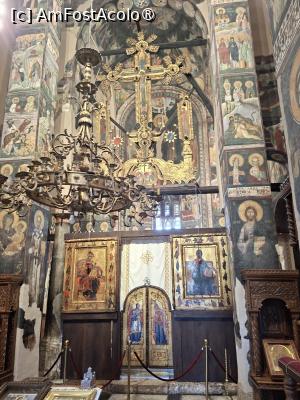 [P35] Mănăstire Gračanica, Biserica Adormirea Maicii Domnului, Altarul și Catapeteasma cu picturile ei » foto by mprofeanu
 - 
<span class="allrVoted glyphicon glyphicon-heart hidden" id="av1544790"></span>
<a class="m-l-10 hidden" id="sv1544790" onclick="voting_Foto_DelVot(,1544790,13973)" role="button">șterge vot <span class="glyphicon glyphicon-remove"></span></a>
<a id="v91544790" class=" c-red"  onclick="voting_Foto_SetVot(1544790)" role="button"><span class="glyphicon glyphicon-heart-empty"></span> <b>LIKE</b> = Votează poza</a> <img class="hidden"  id="f1544790W9" src="/imagini/loader.gif" border="0" /><span class="AjErrMes hidden" id="e1544790ErM"></span>