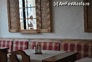 [P12] Ferestre- oglindă în restaurant » foto by Gabise
 - 
<span class="allrVoted glyphicon glyphicon-heart hidden" id="av416264"></span>
<a class="m-l-10 hidden" id="sv416264" onclick="voting_Foto_DelVot(,416264,14041)" role="button">șterge vot <span class="glyphicon glyphicon-remove"></span></a>
<a id="v9416264" class=" c-red"  onclick="voting_Foto_SetVot(416264)" role="button"><span class="glyphicon glyphicon-heart-empty"></span> <b>LIKE</b> = Votează poza</a> <img class="hidden"  id="f416264W9" src="/imagini/loader.gif" border="0" /><span class="AjErrMes hidden" id="e416264ErM"></span>