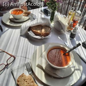 [P08] Odorheiu Secuiesc, Restaurantul Pethő, Gulaș unguresc, o porție și jumătate pusă în două boluri » foto by mprofeanu
 - 
<span class="allrVoted glyphicon glyphicon-heart hidden" id="av1443034"></span>
<a class="m-l-10 hidden" id="sv1443034" onclick="voting_Foto_DelVot(,1443034,14063)" role="button">șterge vot <span class="glyphicon glyphicon-remove"></span></a>
<a id="v91443034" class=" c-red"  onclick="voting_Foto_SetVot(1443034)" role="button"><span class="glyphicon glyphicon-heart-empty"></span> <b>LIKE</b> = Votează poza</a> <img class="hidden"  id="f1443034W9" src="/imagini/loader.gif" border="0" /><span class="AjErrMes hidden" id="e1443034ErM"></span>