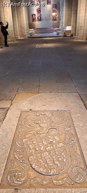 [P14] Igreja de Santiago din Castelul Palmela, morminte » foto by irinad
 - 
<span class="allrVoted glyphicon glyphicon-heart hidden" id="av1474460"></span>
<a class="m-l-10 hidden" id="sv1474460" onclick="voting_Foto_DelVot(,1474460,14135)" role="button">șterge vot <span class="glyphicon glyphicon-remove"></span></a>
<a id="v91474460" class=" c-red"  onclick="voting_Foto_SetVot(1474460)" role="button"><span class="glyphicon glyphicon-heart-empty"></span> <b>LIKE</b> = Votează poza</a> <img class="hidden"  id="f1474460W9" src="/imagini/loader.gif" border="0" /><span class="AjErrMes hidden" id="e1474460ErM"></span>
