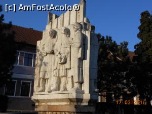 [P30] Orăștie - Monumentul 'Palia de la Orăștie' comemorează prima traducere în limba română a celor două cărți de început ale Vechiului Testament.  » foto by iulianic
 - 
<span class="allrVoted glyphicon glyphicon-heart hidden" id="av731284"></span>
<a class="m-l-10 hidden" id="sv731284" onclick="voting_Foto_DelVot(,731284,14143)" role="button">șterge vot <span class="glyphicon glyphicon-remove"></span></a>
<a id="v9731284" class=" c-red"  onclick="voting_Foto_SetVot(731284)" role="button"><span class="glyphicon glyphicon-heart-empty"></span> <b>LIKE</b> = Votează poza</a> <img class="hidden"  id="f731284W9" src="/imagini/loader.gif" border="0" /><span class="AjErrMes hidden" id="e731284ErM"></span>