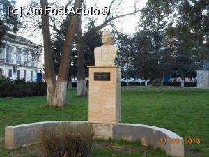 [P36] Orăștie - Monumentul lui Mihai Eminescu.  » foto by iulianic
 - 
<span class="allrVoted glyphicon glyphicon-heart hidden" id="av731291"></span>
<a class="m-l-10 hidden" id="sv731291" onclick="voting_Foto_DelVot(,731291,14143)" role="button">șterge vot <span class="glyphicon glyphicon-remove"></span></a>
<a id="v9731291" class=" c-red"  onclick="voting_Foto_SetVot(731291)" role="button"><span class="glyphicon glyphicon-heart-empty"></span> <b>LIKE</b> = Votează poza</a> <img class="hidden"  id="f731291W9" src="/imagini/loader.gif" border="0" /><span class="AjErrMes hidden" id="e731291ErM"></span>