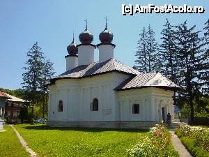 [P30] Mănăstirea Vorona: Biserica Nașterea Maicii Domnului, prim plan » foto by mariana.olaru
 - 
<span class="allrVoted glyphicon glyphicon-heart hidden" id="av421036"></span>
<a class="m-l-10 hidden" id="sv421036" onclick="voting_Foto_DelVot(,421036,14160)" role="button">șterge vot <span class="glyphicon glyphicon-remove"></span></a>
<a id="v9421036" class=" c-red"  onclick="voting_Foto_SetVot(421036)" role="button"><span class="glyphicon glyphicon-heart-empty"></span> <b>LIKE</b> = Votează poza</a> <img class="hidden"  id="f421036W9" src="/imagini/loader.gif" border="0" /><span class="AjErrMes hidden" id="e421036ErM"></span>