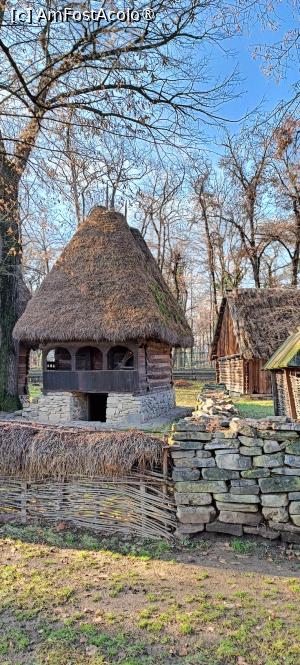 [P01] Prin Muzeul Satului bucureștean. » foto by tata123 🔱
 - 
<span class="allrVoted glyphicon glyphicon-heart hidden" id="av1464298"></span>
<a class="m-l-10 hidden" id="sv1464298" onclick="voting_Foto_DelVot(,1464298,14175)" role="button">șterge vot <span class="glyphicon glyphicon-remove"></span></a>
<a id="v91464298" class=" c-red"  onclick="voting_Foto_SetVot(1464298)" role="button"><span class="glyphicon glyphicon-heart-empty"></span> <b>LIKE</b> = Votează poza</a> <img class="hidden"  id="f1464298W9" src="/imagini/loader.gif" border="0" /><span class="AjErrMes hidden" id="e1464298ErM"></span>