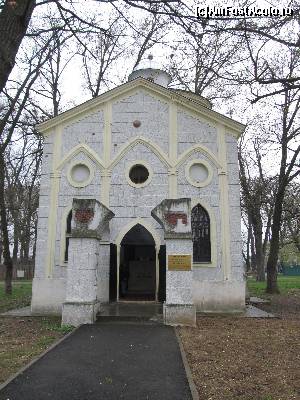 [P09] Gradina Zoologica Oradea- mausoleul Rhedey pastrat in incinta gradinii » foto by luciaoradea
 - 
<span class="allrVoted glyphicon glyphicon-heart hidden" id="av610413"></span>
<a class="m-l-10 hidden" id="sv610413" onclick="voting_Foto_DelVot(,610413,14194)" role="button">șterge vot <span class="glyphicon glyphicon-remove"></span></a>
<a id="v9610413" class=" c-red"  onclick="voting_Foto_SetVot(610413)" role="button"><span class="glyphicon glyphicon-heart-empty"></span> <b>LIKE</b> = Votează poza</a> <img class="hidden"  id="f610413W9" src="/imagini/loader.gif" border="0" /><span class="AjErrMes hidden" id="e610413ErM"></span>