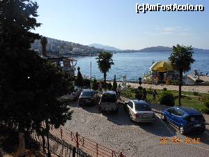 [P09] Sarandë - Vedere din pridvorul bisericii ortodoxe.  » foto by iulianic
 - 
<span class="allrVoted glyphicon glyphicon-heart hidden" id="av687777"></span>
<a class="m-l-10 hidden" id="sv687777" onclick="voting_Foto_DelVot(,687777,14195)" role="button">șterge vot <span class="glyphicon glyphicon-remove"></span></a>
<a id="v9687777" class=" c-red"  onclick="voting_Foto_SetVot(687777)" role="button"><span class="glyphicon glyphicon-heart-empty"></span> <b>LIKE</b> = Votează poza</a> <img class="hidden"  id="f687777W9" src="/imagini/loader.gif" border="0" /><span class="AjErrMes hidden" id="e687777ErM"></span>