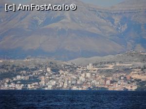 [P01] Sarandë Văzut de pe mare. În cercul roșu Complexul ”Nertili” » foto by Ioan Raita
 - 
<span class="allrVoted glyphicon glyphicon-heart hidden" id="av818232"></span>
<a class="m-l-10 hidden" id="sv818232" onclick="voting_Foto_DelVot(,818232,14195)" role="button">șterge vot <span class="glyphicon glyphicon-remove"></span></a>
<a id="v9818232" class=" c-red"  onclick="voting_Foto_SetVot(818232)" role="button"><span class="glyphicon glyphicon-heart-empty"></span> <b>LIKE</b> = Votează poza</a> <img class="hidden"  id="f818232W9" src="/imagini/loader.gif" border="0" /><span class="AjErrMes hidden" id="e818232ErM"></span>