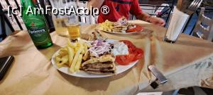 [P10] Gyros la taverna Alexandros Gyros » foto by irinad
 - 
<span class="allrVoted glyphicon glyphicon-heart hidden" id="av1452422"></span>
<a class="m-l-10 hidden" id="sv1452422" onclick="voting_Foto_DelVot(,1452422,14358)" role="button">șterge vot <span class="glyphicon glyphicon-remove"></span></a>
<a id="v91452422" class=" c-red"  onclick="voting_Foto_SetVot(1452422)" role="button"><span class="glyphicon glyphicon-heart-empty"></span> <b>LIKE</b> = Votează poza</a> <img class="hidden"  id="f1452422W9" src="/imagini/loader.gif" border="0" /><span class="AjErrMes hidden" id="e1452422ErM"></span>