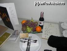 P11 [NOV-2012] Pe post de pîine şi sare: fructe şi vin! 