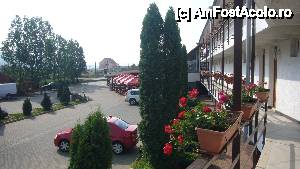 [P04] Motel Dacia (Sebes) - parcarea cu multe locuri si terasa la care atmosfera este placuta » foto by turist.real
 - 
<span class="allrVoted glyphicon glyphicon-heart hidden" id="av431233"></span>
<a class="m-l-10 hidden" id="sv431233" onclick="voting_Foto_DelVot(,431233,14385)" role="button">șterge vot <span class="glyphicon glyphicon-remove"></span></a>
<a id="v9431233" class=" c-red"  onclick="voting_Foto_SetVot(431233)" role="button"><span class="glyphicon glyphicon-heart-empty"></span> <b>LIKE</b> = Votează poza</a> <img class="hidden"  id="f431233W9" src="/imagini/loader.gif" border="0" /><span class="AjErrMes hidden" id="e431233ErM"></span>