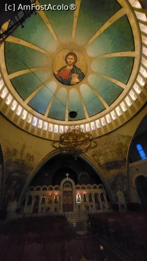 [P21] Interiorul este spectaculos. Cupola centrala este decorata cu mozaic in relief, centrul acesteia fiind dominat de imaginea lui Iisus Hristos Pantocrator, incadrat de 12 raze ce sugereaza ideea razelor Luminii Divine. » foto by geani anto
 - 
<span class="allrVoted glyphicon glyphicon-heart hidden" id="av1531369"></span>
<a class="m-l-10 hidden" id="sv1531369" onclick="voting_Foto_DelVot(,1531369,14472)" role="button">șterge vot <span class="glyphicon glyphicon-remove"></span></a>
<a id="v91531369" class=" c-red"  onclick="voting_Foto_SetVot(1531369)" role="button"><span class="glyphicon glyphicon-heart-empty"></span> <b>LIKE</b> = Votează poza</a> <img class="hidden"  id="f1531369W9" src="/imagini/loader.gif" border="0" /><span class="AjErrMes hidden" id="e1531369ErM"></span>