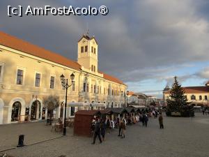 [P03] Sfântu Gheorghe. Galeria de Artă și o parte a Târgului de Crăciun. » foto by Floria
 - 
<span class="allrVoted glyphicon glyphicon-heart hidden" id="av1514967"></span>
<a class="m-l-10 hidden" id="sv1514967" onclick="voting_Foto_DelVot(,1514967,14513)" role="button">șterge vot <span class="glyphicon glyphicon-remove"></span></a>
<a id="v91514967" class=" c-red"  onclick="voting_Foto_SetVot(1514967)" role="button"><span class="glyphicon glyphicon-heart-empty"></span> <b>LIKE</b> = Votează poza</a> <img class="hidden"  id="f1514967W9" src="/imagini/loader.gif" border="0" /><span class="AjErrMes hidden" id="e1514967ErM"></span>