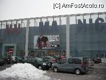 P02 [JAN-2010] Shopping City Sud - in fata la Humanic si totodata intrarea principala in SCS