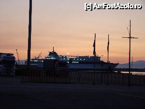 [P02] Ferryboat in port la prima ora a diminetii » foto by Muffin2009
 - 
<span class="allrVoted glyphicon glyphicon-heart hidden" id="av400634"></span>
<a class="m-l-10 hidden" id="sv400634" onclick="voting_Foto_DelVot(,400634,14642)" role="button">șterge vot <span class="glyphicon glyphicon-remove"></span></a>
<a id="v9400634" class=" c-red"  onclick="voting_Foto_SetVot(400634)" role="button"><span class="glyphicon glyphicon-heart-empty"></span> <b>LIKE</b> = Votează poza</a> <img class="hidden"  id="f400634W9" src="/imagini/loader.gif" border="0" /><span class="AjErrMes hidden" id="e400634ErM"></span>