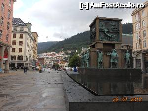 [P43] Bergen - Monumentul Marinarilor.  » foto by iulianic
 - 
<span class="allrVoted glyphicon glyphicon-heart hidden" id="av484488"></span>
<a class="m-l-10 hidden" id="sv484488" onclick="voting_Foto_DelVot(,484488,14660)" role="button">șterge vot <span class="glyphicon glyphicon-remove"></span></a>
<a id="v9484488" class=" c-red"  onclick="voting_Foto_SetVot(484488)" role="button"><span class="glyphicon glyphicon-heart-empty"></span> <b>LIKE</b> = Votează poza</a> <img class="hidden"  id="f484488W9" src="/imagini/loader.gif" border="0" /><span class="AjErrMes hidden" id="e484488ErM"></span>