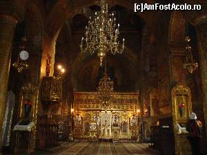 [P07] Interiorul bisericii mari a Mănăstirii Sinaia este dominat de culoarea aurie.  » foto by Floryn81
 - 
<span class="allrVoted glyphicon glyphicon-heart hidden" id="av642869"></span>
<a class="m-l-10 hidden" id="sv642869" onclick="voting_Foto_DelVot(,642869,14696)" role="button">șterge vot <span class="glyphicon glyphicon-remove"></span></a>
<a id="v9642869" class=" c-red"  onclick="voting_Foto_SetVot(642869)" role="button"><span class="glyphicon glyphicon-heart-empty"></span> <b>LIKE</b> = Votează poza</a> <img class="hidden"  id="f642869W9" src="/imagini/loader.gif" border="0" /><span class="AjErrMes hidden" id="e642869ErM"></span>