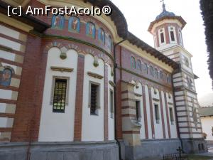 [P22] Mănăstirea Sinaia - Biserica 'Sfânta Treime', biserica nouă. Detaliu.  » foto by iulianic
 - 
<span class="allrVoted glyphicon glyphicon-heart hidden" id="av1035905"></span>
<a class="m-l-10 hidden" id="sv1035905" onclick="voting_Foto_DelVot(,1035905,14696)" role="button">șterge vot <span class="glyphicon glyphicon-remove"></span></a>
<a id="v91035905" class=" c-red"  onclick="voting_Foto_SetVot(1035905)" role="button"><span class="glyphicon glyphicon-heart-empty"></span> <b>LIKE</b> = Votează poza</a> <img class="hidden"  id="f1035905W9" src="/imagini/loader.gif" border="0" /><span class="AjErrMes hidden" id="e1035905ErM"></span>