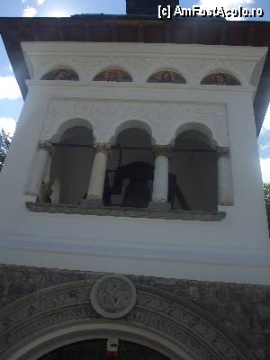 [P21] MAN. SINAIA / turnul cu clopotnița mănăstirii Sinaia - imagine mărită » foto by vanda
 - 
<span class="allrVoted glyphicon glyphicon-heart hidden" id="av364898"></span>
<a class="m-l-10 hidden" id="sv364898" onclick="voting_Foto_DelVot(,364898,14696)" role="button">șterge vot <span class="glyphicon glyphicon-remove"></span></a>
<a id="v9364898" class=" c-red"  onclick="voting_Foto_SetVot(364898)" role="button"><span class="glyphicon glyphicon-heart-empty"></span> <b>LIKE</b> = Votează poza</a> <img class="hidden"  id="f364898W9" src="/imagini/loader.gif" border="0" /><span class="AjErrMes hidden" id="e364898ErM"></span>