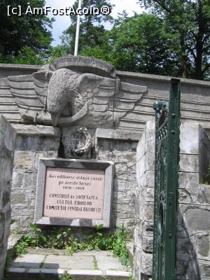 [P02] Cimitirul Eroilor de unde începe poteca prin pădure spre mănăstirea Sinaia » foto by Michi
 - 
<span class="allrVoted glyphicon glyphicon-heart hidden" id="av1330411"></span>
<a class="m-l-10 hidden" id="sv1330411" onclick="voting_Foto_DelVot(,1330411,14696)" role="button">șterge vot <span class="glyphicon glyphicon-remove"></span></a>
<a id="v91330411" class=" c-red"  onclick="voting_Foto_SetVot(1330411)" role="button"><span class="glyphicon glyphicon-heart-empty"></span> <b>LIKE</b> = Votează poza</a> <img class="hidden"  id="f1330411W9" src="/imagini/loader.gif" border="0" /><span class="AjErrMes hidden" id="e1330411ErM"></span>