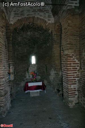 [P04] Biserica latină, vedere interioară spre altar » foto by Costi
 - 
<span class="allrVoted glyphicon glyphicon-heart hidden" id="av752655"></span>
<a class="m-l-10 hidden" id="sv752655" onclick="voting_Foto_DelVot(,752655,14800)" role="button">șterge vot <span class="glyphicon glyphicon-remove"></span></a>
<a id="v9752655" class=" c-red"  onclick="voting_Foto_SetVot(752655)" role="button"><span class="glyphicon glyphicon-heart-empty"></span> <b>LIKE</b> = Votează poza</a> <img class="hidden"  id="f752655W9" src="/imagini/loader.gif" border="0" /><span class="AjErrMes hidden" id="e752655ErM"></span>